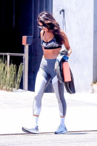 Eiza González presume ‘abs de impacto’ con top deportivo en LA