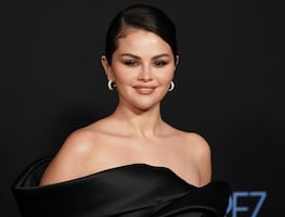 El elegante vestido bustier con el que Selena Gomez conquistó la premiere de ‘Emilia Pérez’