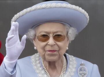 Isabel II padecía cáncer de huesos y sabía que iba a morir, según Boris Johnson