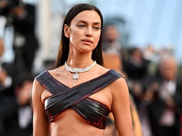 Irina Shayk desafía el ‘dress code’ de Cannes con revelador vestido de tul y lencería traslúcida
