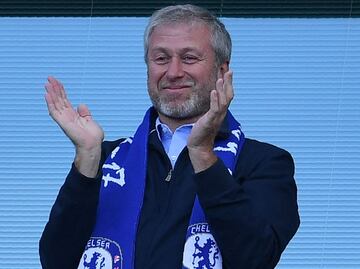 El joven que rastreó el avión de Elon Musk y ahora va tras los oligarcas rusos