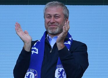 El joven que rastreó el avión de Elon Musk y ahora va tras los oligarcas rusos