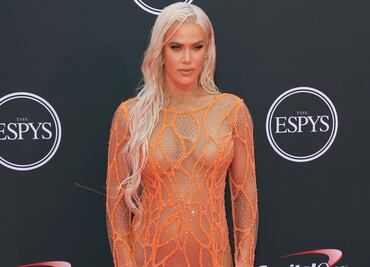 Luchadora de la WWE deslumbra con silueta y minivestido 'animal print'