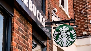 Starbucks pone fin a su política ‘Open door’: exige a los clientes consumir o retirarse 
