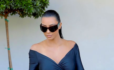 Kim Kardashian presume silueta de 'reloj de arena' con look ajustado