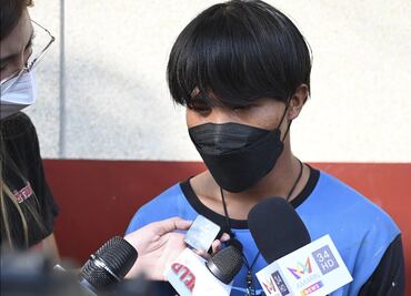 Mujer corta soga de pintores y los deja colgando en rascacielo