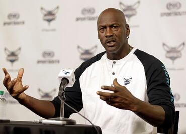 Michael Jordan dona 10 mdd para clínicas en zonas marginadas