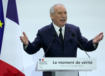 Francia quiere "reconciliar a los franceses con el trabajo"; reducirá días festivos y congelará pensiones