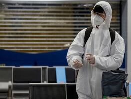 Nueva York pide a aerolíneas que vuelan desde Reino Unido hacer pruebas Covid