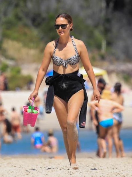 El bikini con el que Natalie Portman delineó su figura en la playa 