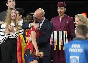 Vira. Beso de Luis Rubiales a Jenni Hermoso desata críticas tras Copa Mundial de Futbol femenino