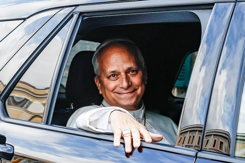 El papa vuelve al Vaticano tras su cirugía; médico no ve obstáculos para su gira por Latinoamérica. Foto: EFE/EPA/ANGELO CARCONI