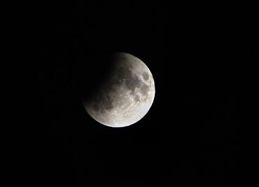 Antes del eclipse solar total de abril habrá uno lunar penumbral y también se verá en México
