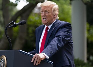 Con tuis y retuits, Trump vuelve atrás en su abordaje de la pandemia