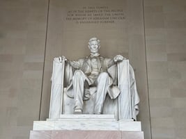 ¿Qué hay debajo del Lincoln Memorial? Esto yace bajo el famoso monumento de Washington DC 