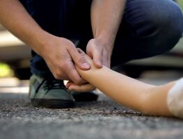 Niño de 3 años al volante de un carro de golf mata a uno de siete años