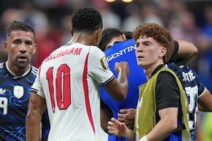 VIDEO | ¿Qué pasó entre Bellingham y Barco? El momento que encendió las redes tras Argentina vs Inglaterra