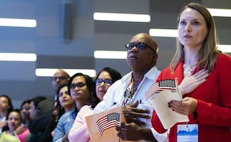 Nuevo examen de Ciudadanía de Estados Unidos 2025: Nuevas preguntas, dificultad y qué cambió