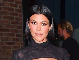 El minivestido traslúcido con el que Kourtney Kardashian impactó Nueva York