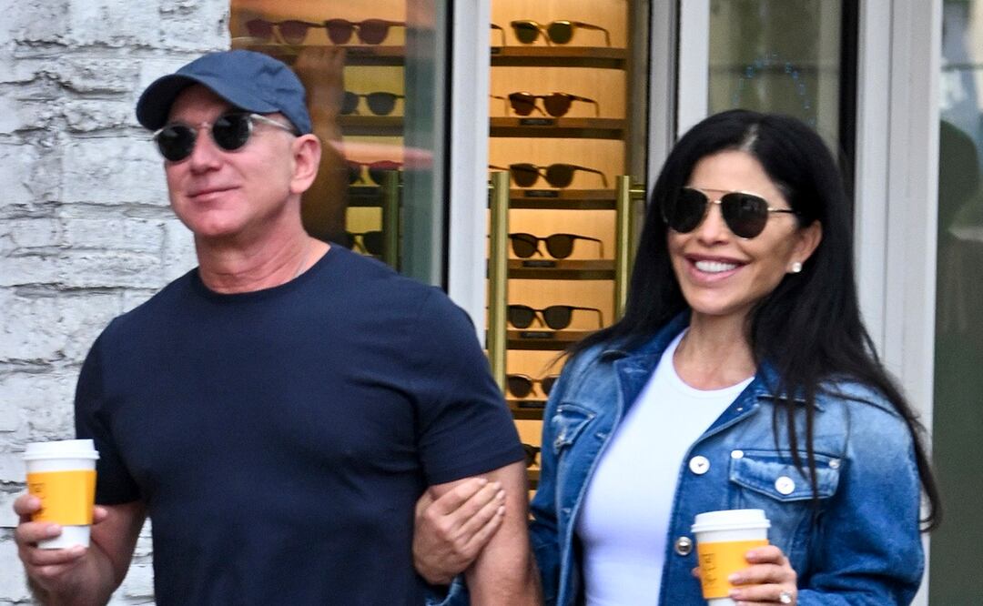 Lauren Sánchez, prometida de Jeff Bezos, luce sus abs de acero con crop top en Miami. Foto: The Grosby Group