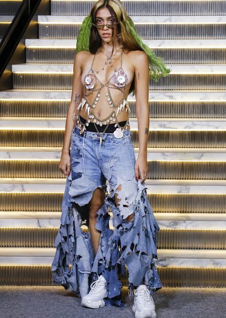 Hija de Madonna impacta con sexy bralette en Nueva York 