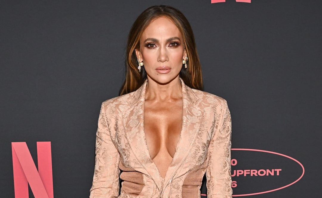 Jennifer Lopez rompe el internet con foto en bikini y silueta de impacto a los 56 años. (Photo by Evan Agostini/Invision/AP)