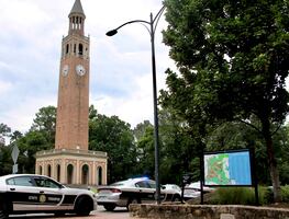 Universidad de Carolina del Norte: arrestan a hombre armado tras alarma en las instalaciones