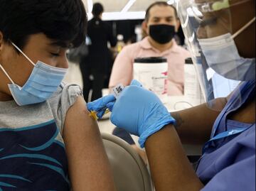 ¿Puedo ponerme la vacuna anticovid y contra la Influenza al mismo tiempo?