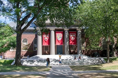 Harvard. ¿Cuánto cuesta estudiar en esta prestigiosa escuela de la Ivy League en 2024?