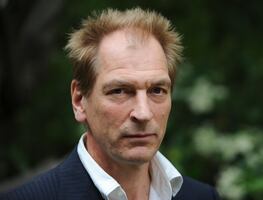 Conmoción en Hollywood: Identifican los restos del actor británico Julian Sands en un desolado desierto