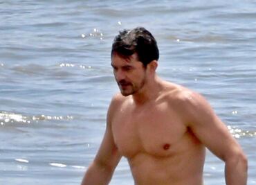 Captan a Orlando Bloom sin camisa en playas de California