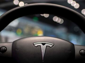 Tesla comenzará a cobrar por su conectividad a internet en el interior de sus vehículos