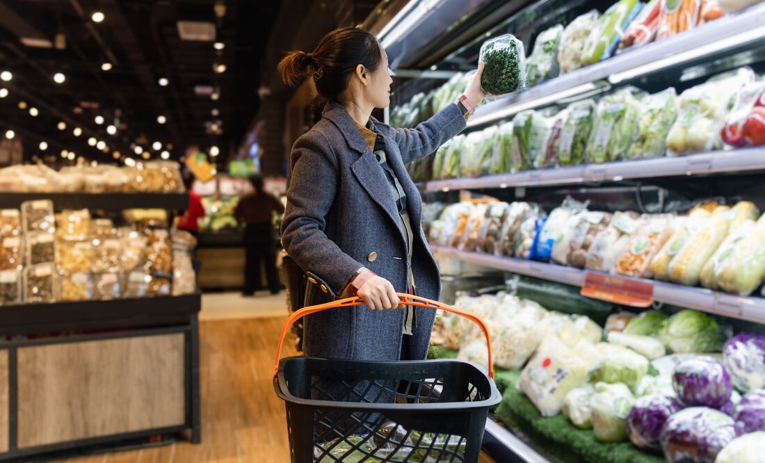 Amenaza de Trump de imponer aranceles a México podría elevar precios para las familias estadounidenses. Foto iStock / 4045