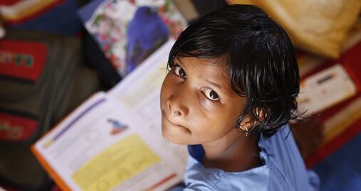 La 'hora del cuento' ayuda a los niños superar traumas