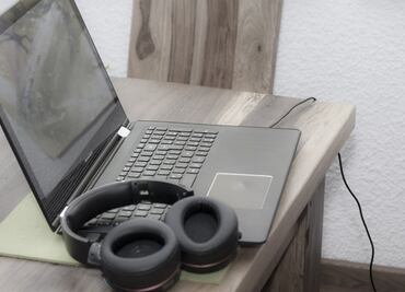 Zoom duplica beneficios con 884 millones de dólares netos en nueve meses