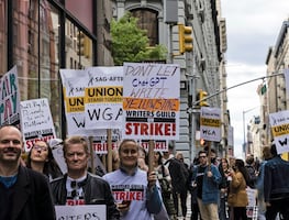 HBO castiga a David Simón, creador de "The Wire", por unirse a la huelga de guionistas