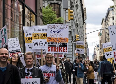 HBO castiga a David Simón, creador de "The Wire", por unirse a la huelga de guionistas