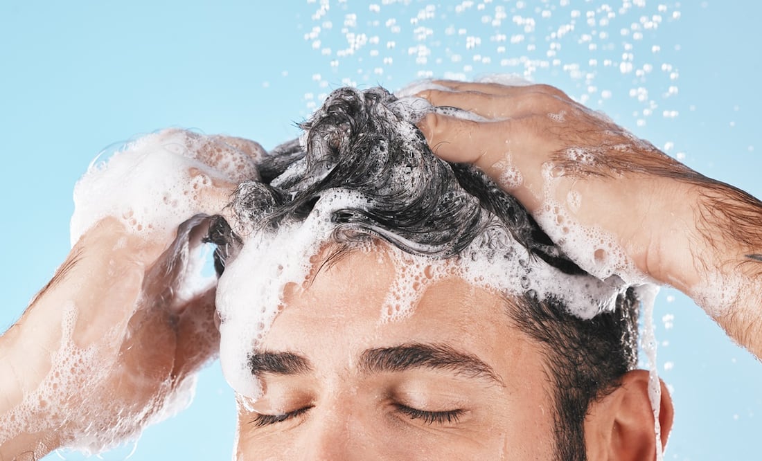 ¡No es necesario bañarse todos los días! Esto dice Harvard acerca de la frecuencia y la salud. Foto: iStock-PeopleImages