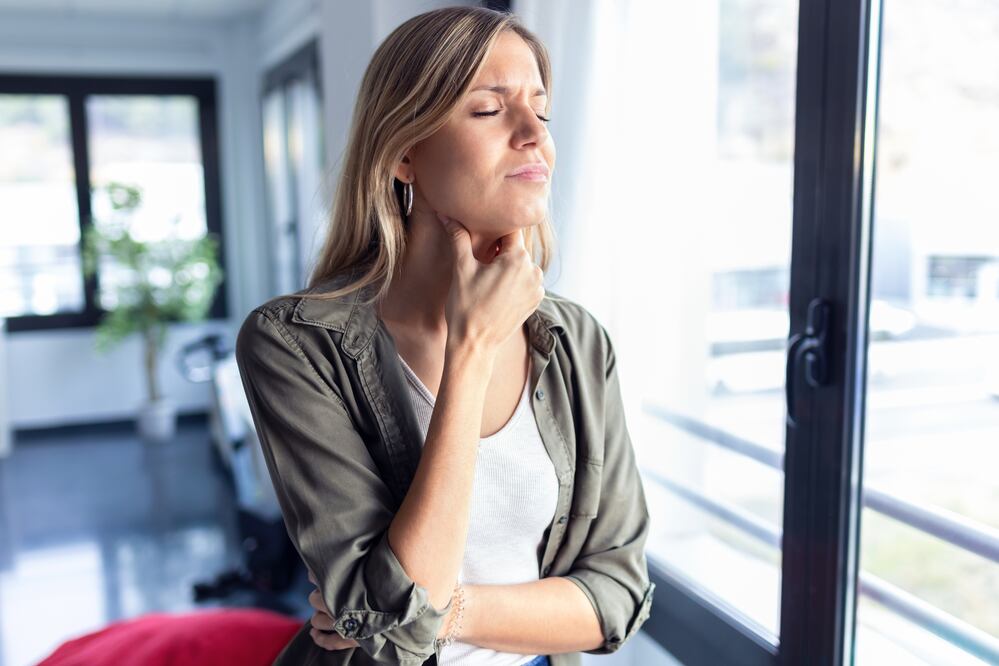 La detección de enfermedades de la tiroides subió un 20 % tras la covid-19 en México. Foto iStock / nensuria