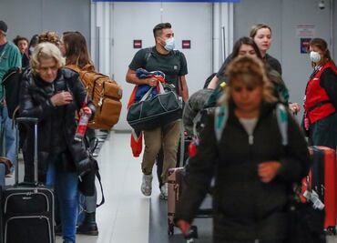 Por miedo a Covid, hombre se esconde 3 meses en un aeropuerto