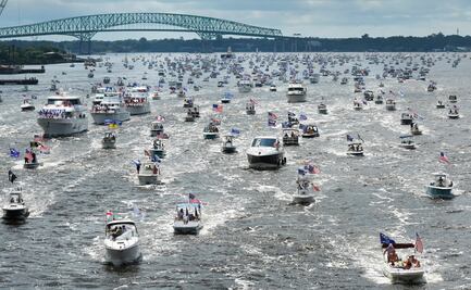 Seguidores de Donald Trump celebran su cumpleaños a bordo de yates