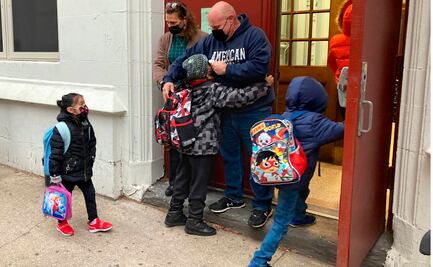 Gobierno de Estados Unidos quiere vuelta al colegio pese a ómicron