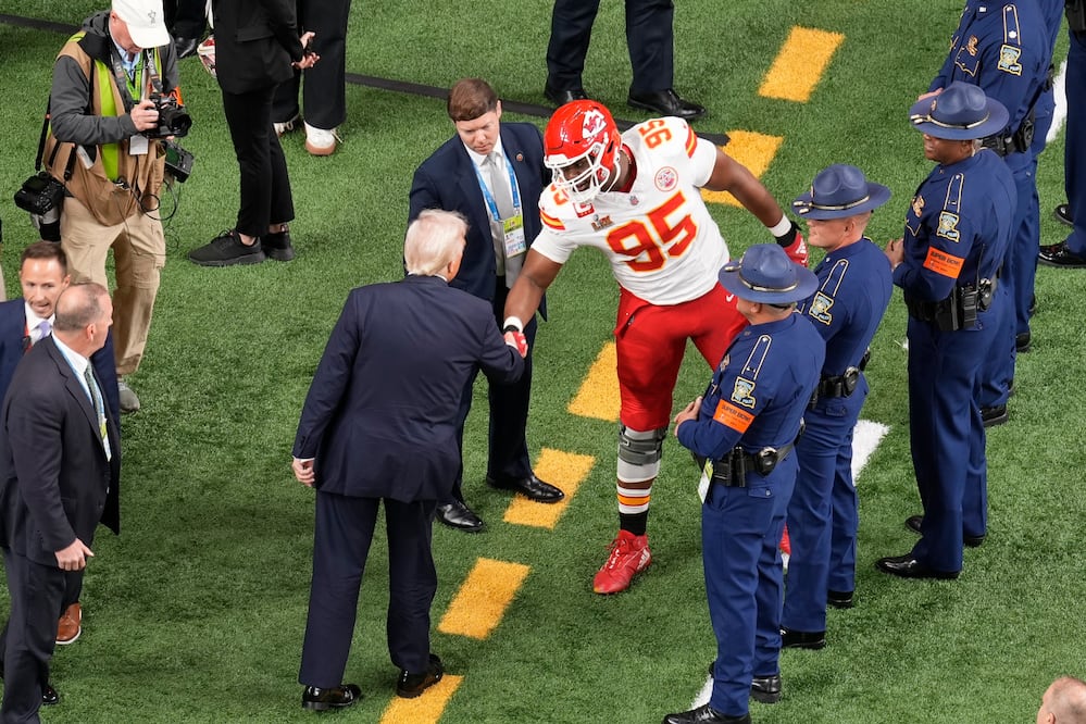 Trump se convierte en el primer presidente de Estados Unidos en asistir a un Super Bowl. Foto: AP