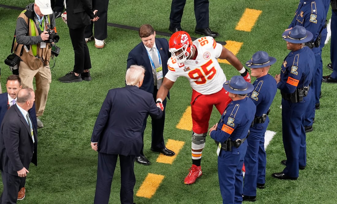 Trump se convierte en el primer presidente de Estados Unidos en asistir a un Super Bowl. Foto: AP