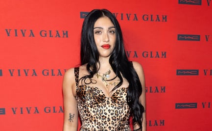 Hija de Madonna trae de vuelta la tendencia animal print con minivestido de 'infarto'