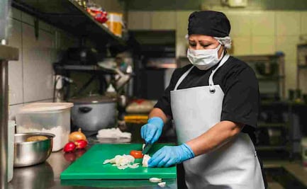 Empresa de Canadá busca mexicano para trabajar como cocinero; paga $30 mil pesos por mes