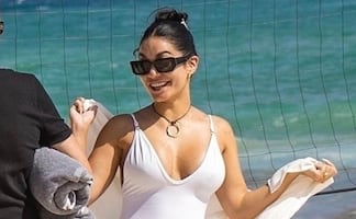 Vanessa Hudgens celebra su boda en México con su monokini más pequeño