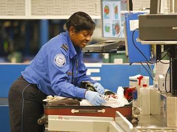 Así es el filtro de seguridad que debes pasar en los aeropuertos de EU