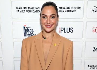 Gal Gadot impresiona con inusual falda transparente y desata reacciones