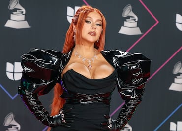 Christina Aguilera, de 44 años, deslumbra con look estilo ‘Baywatch’ en nueva sesión fotográfica